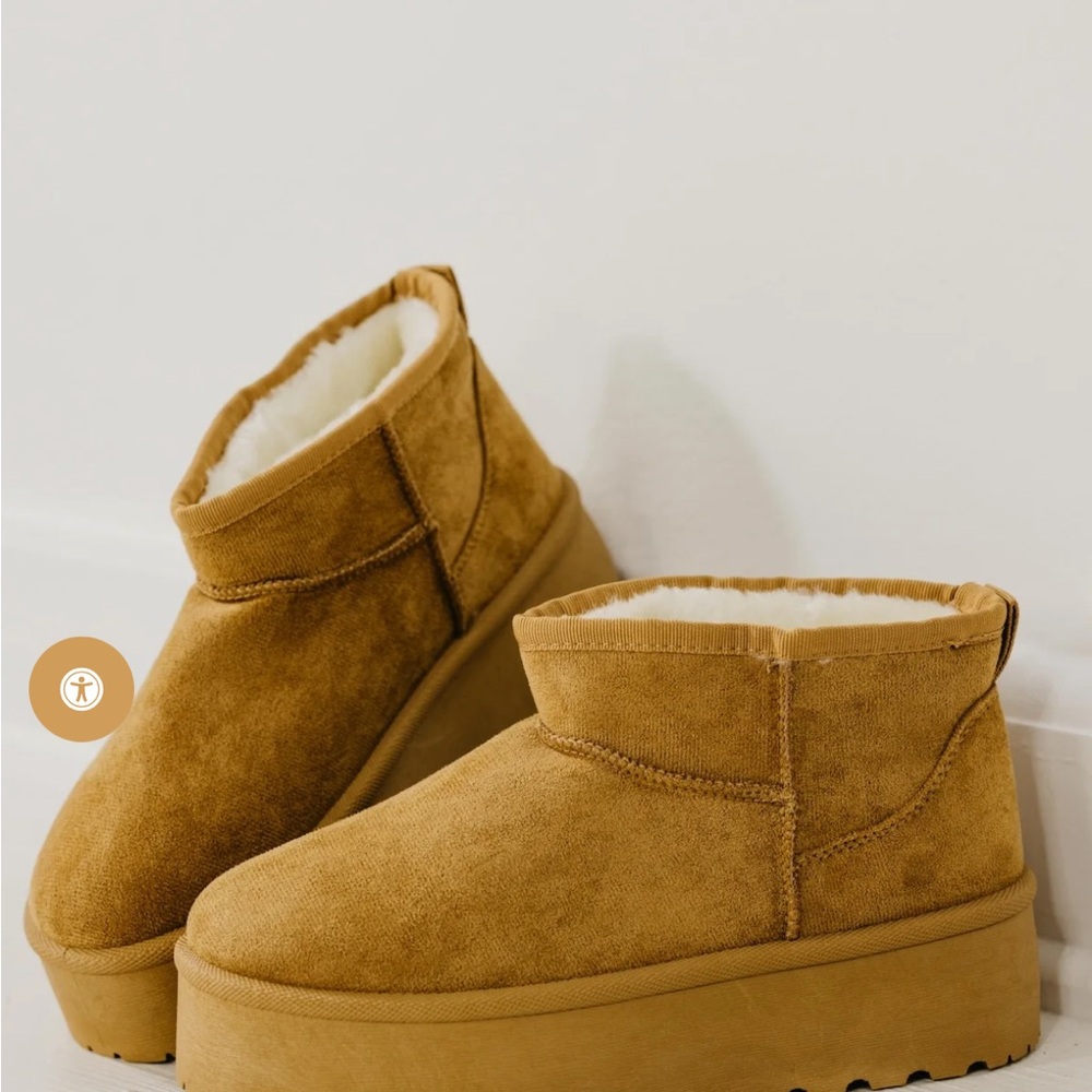 New Cozzy Girl Sandy Platform Bootie Tan Suede Winter Boots sizes 7.5 & 8